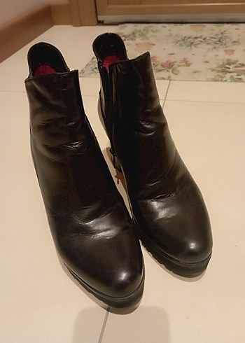 Siyah Deri Stiletto Topuklu Bot - Görsel 4