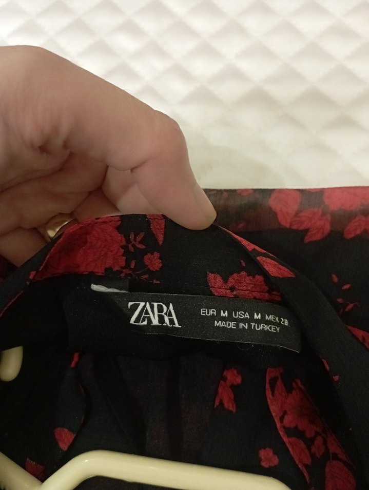 Zara M beden Kırmızı Desenli V Yaka Uzun Kollu Tunik - Görsel 3