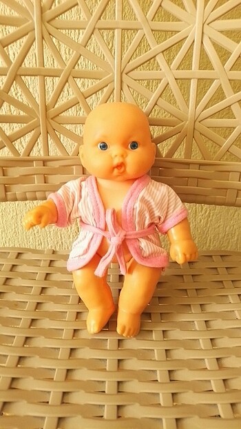 Oyuncak bebek