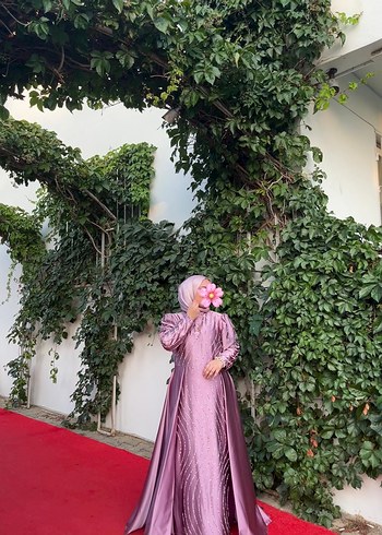 42 Beden pembe Renk Pembe Uzun Kollu arkadan kuyruklu Abiye Elbise