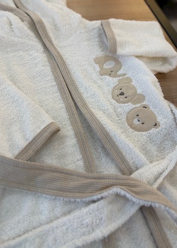 Kapüşonlu Erkek Çocuk Bornozu ayı Desenli - Görsel 2