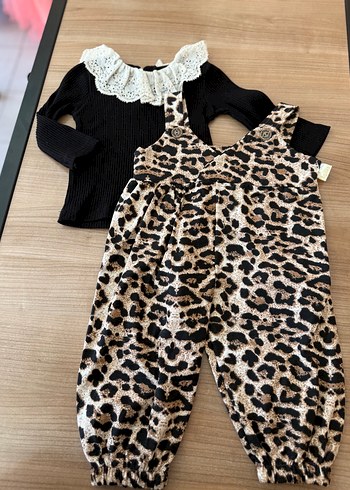 Dantelli Yaka ve Leopar Desenli Bebek Tulum