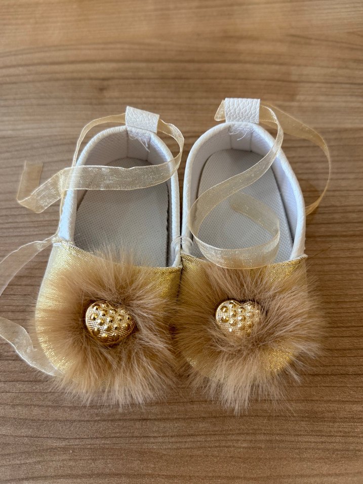 Kız Çocuk Kürklü Nakışlı Özel Ayakkabı - Görsel 2