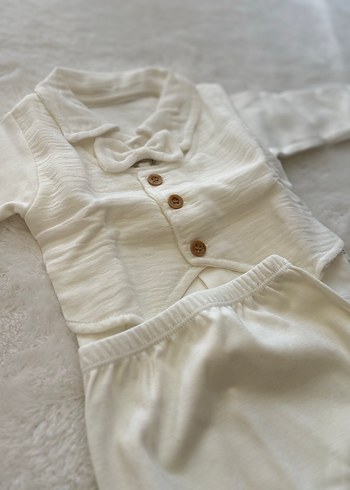 Beyaz Düğmeli Kısa Kollu Bebek Hastane Çıkışı - Görsel 5