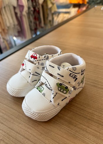 Çift Bantlı Beyaz Erkek Bebek İlk Adım Ayakkabısı - Görsel 2