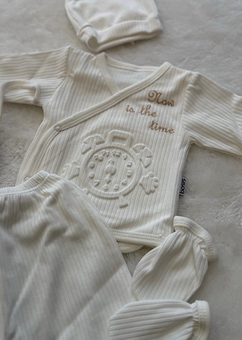Nakışlı Beyaz Erkek Bebek Hastane Kıyafeti - Görsel 3