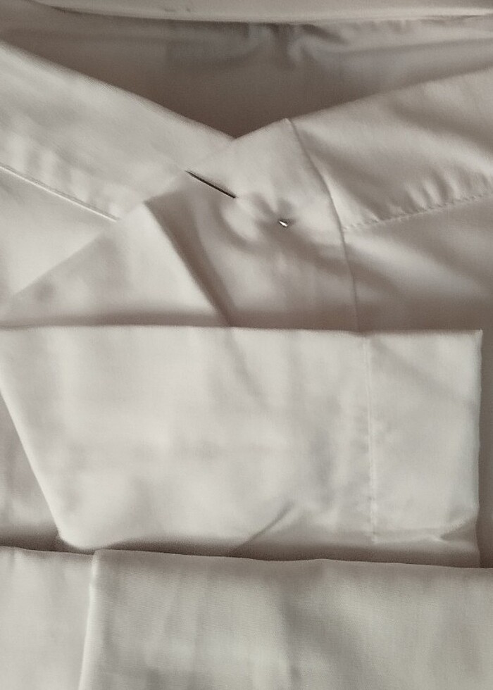 Beyaz gömlek  - Görsel 2