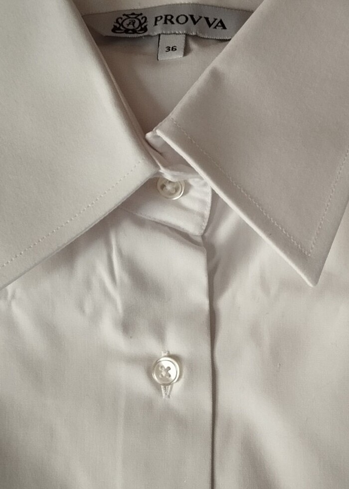 Beyaz gömlek  - Görsel 4