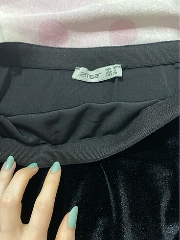 Siyah kayık yaka kadife kazak - Görsel 4