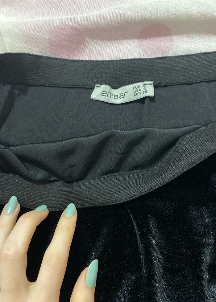 Siyah kayık yaka kadife kazak - Görsel 4