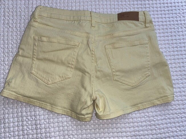 Pull and Bear Mini şort