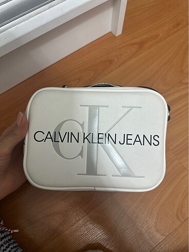 Calvin klein beyaz çanta