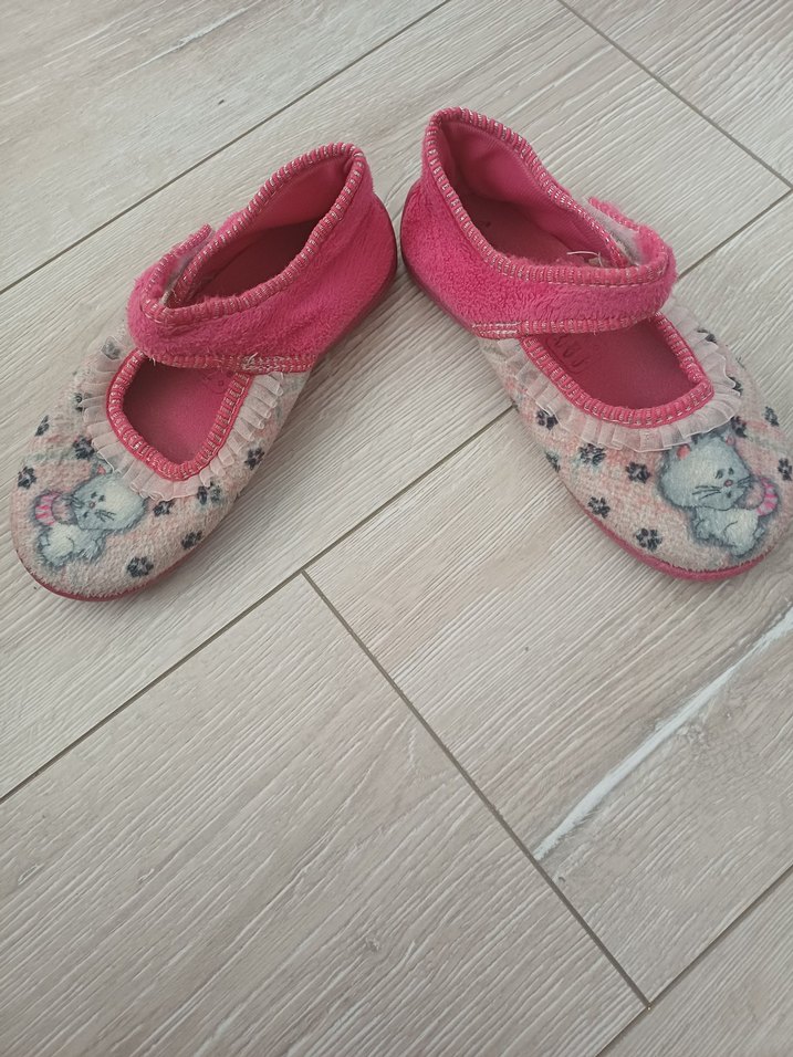 Kızlar için Pembe Nakışlı Sıcak Terlik - Görsel 2