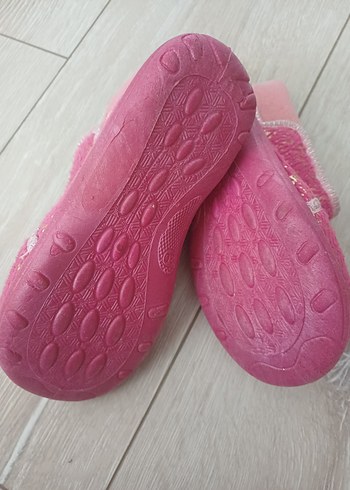 Kız Çocuk Pembe Nakışlı Sıcak Ev Terliği - Görsel 2