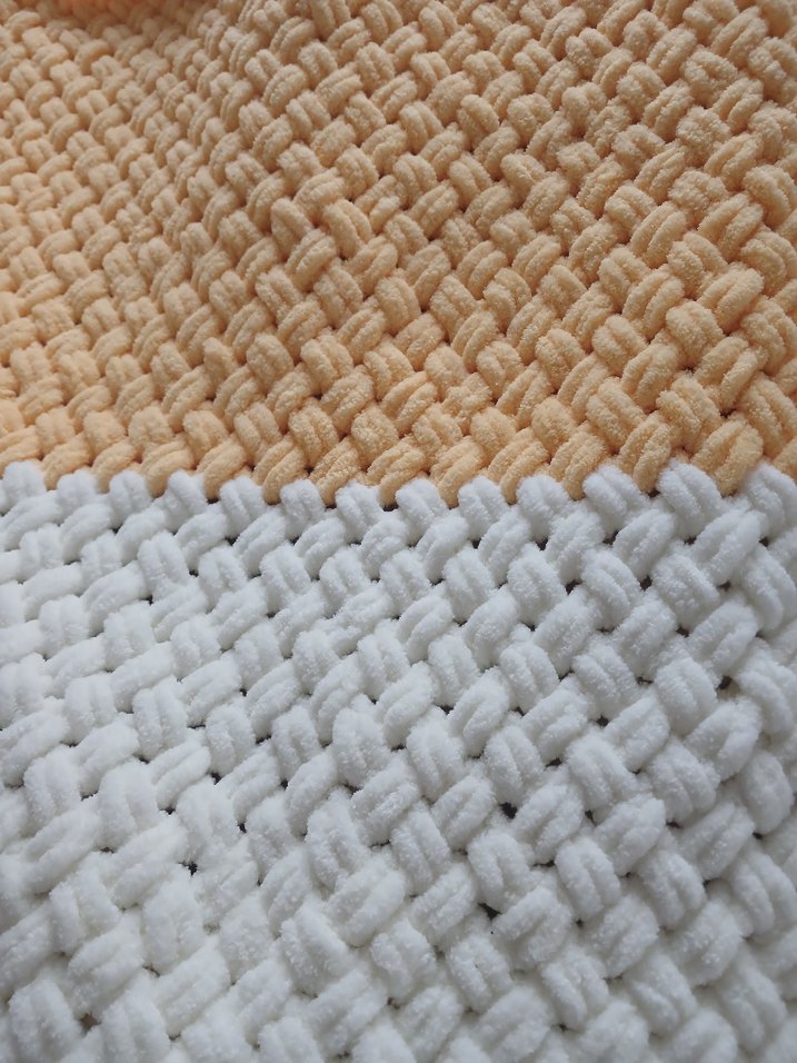 Beyaz ve Sarı Renkli Hasır Model Bebek Battaniyesi - Görsel 2