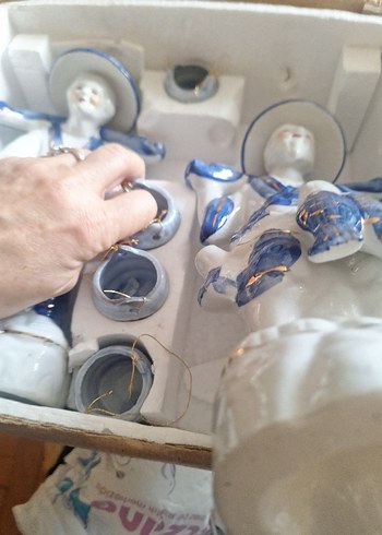 Mavi Detaylı Seramik Figürin Seti - Görsel 6