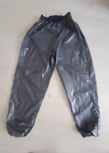 Defacto şu gecirmez pantolon