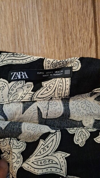 Zara Zara yandan buzgu ve yırtmaçlı etek