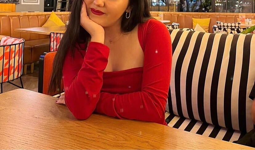 Kırmızı elbise