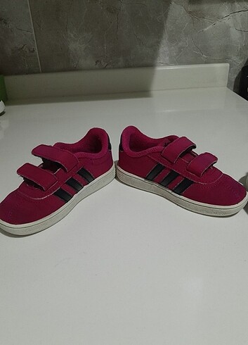 23 Beden Adidas orijinal ayakkabi