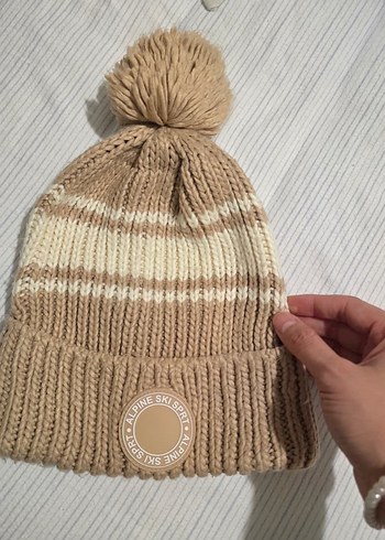 H&M Bej Cizgili Orgu Bere