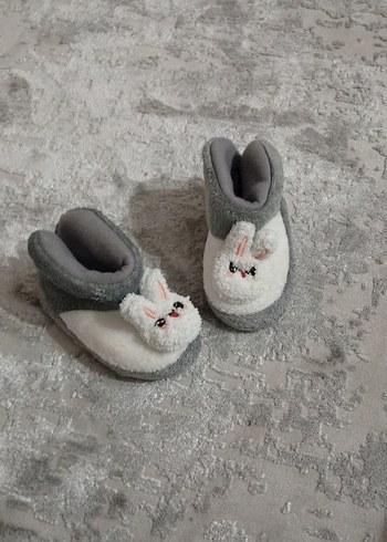 Gri Kürklü Nakışlı Kız Çocuk Ev Terliği - Görsel 2