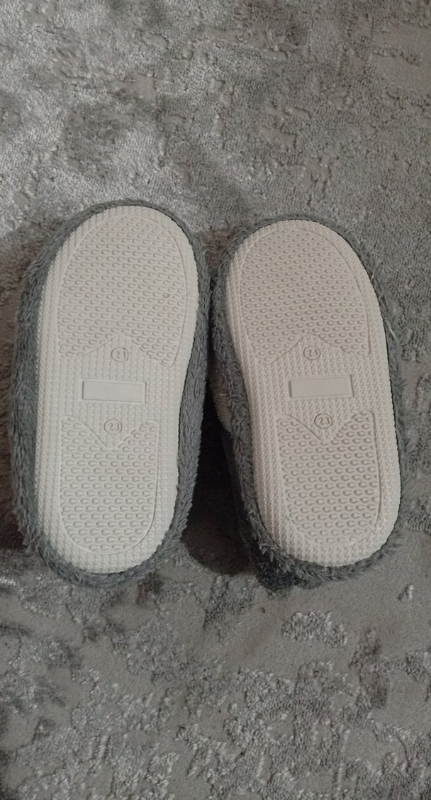 Gri Kürklü Nakışlı Kız Çocuk Ev Terliği - Görsel 3