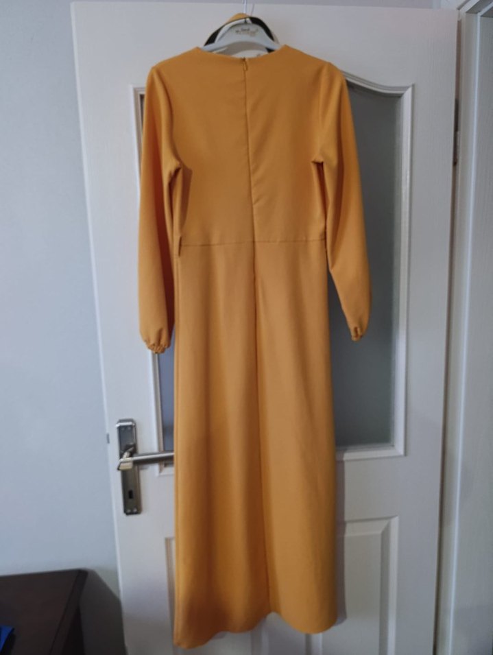Uzun Sarı Kemerli Modern Klasik Elbise - Görsel 2
