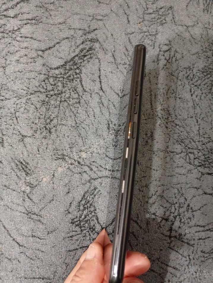 siyah Telefon Şarj Aleti ve Kablosu - Görsel 4