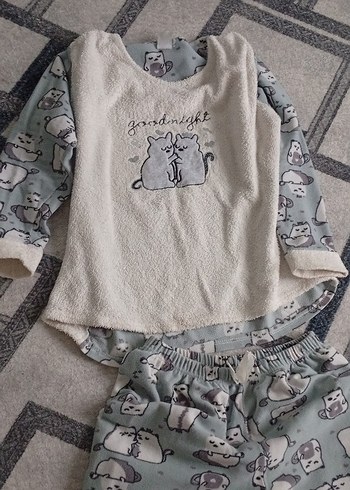 Gri Nakışlı pijama takımı - Görsel 3