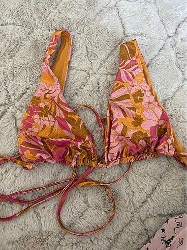Bikini üst
