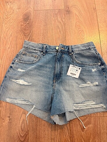 Bershka yeni etiketli sort