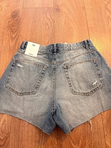 Bershka Bershka yeni etiketli sort