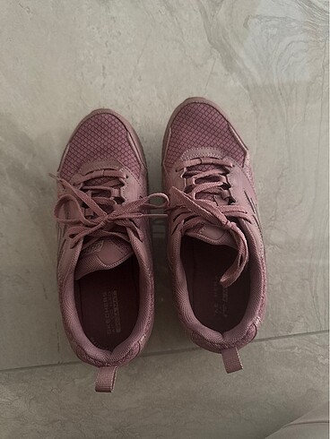 Skechers gülkurusu yeni gibi spor ayakkabı