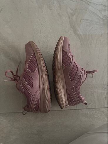 Skechers Skechers gülkurusu yeni gibi spor ayakkabı