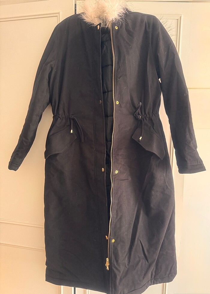 Selma Çilek Kapüşonlu Yakası Kürklü Siyah Parka - Görsel 4