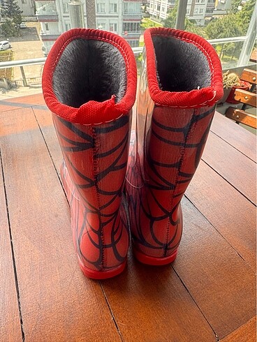 34 Beden kırmızı Renk Spiderman yağmur çizmesi 34/35