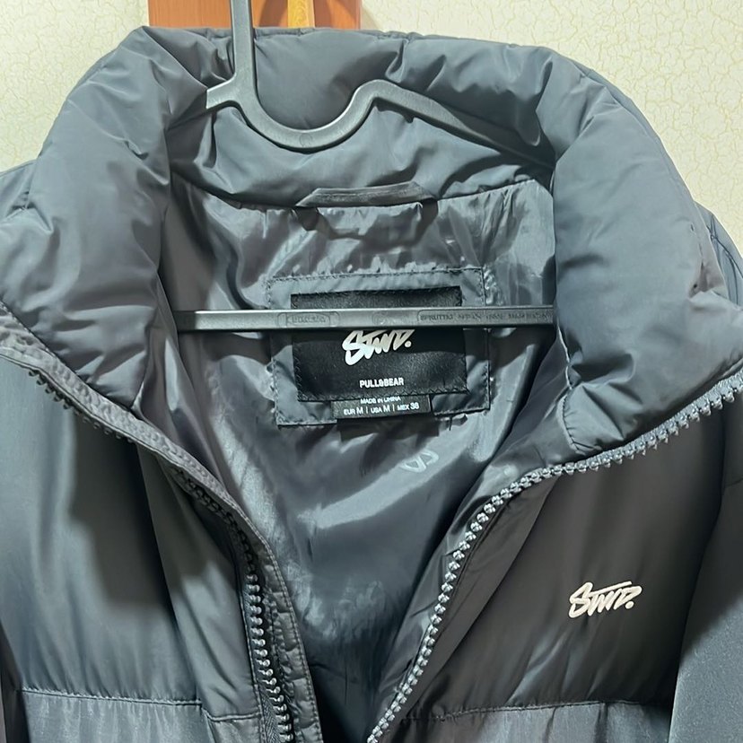 Yüksek Yakalı Siyah Fermuarlı Erkek Mont 1-2 defa giyildi - Görsel 3