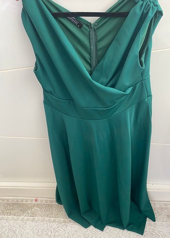 Kayık yaka midi boy zümrüt Yeşili Abiye Elbise - Görsel 3