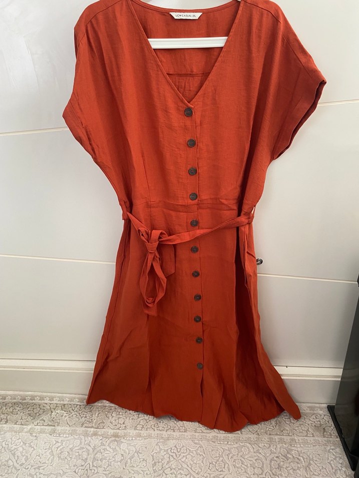 Düğmeli V Yakalı Kiremit rengi Midi Elbise - Görsel 2