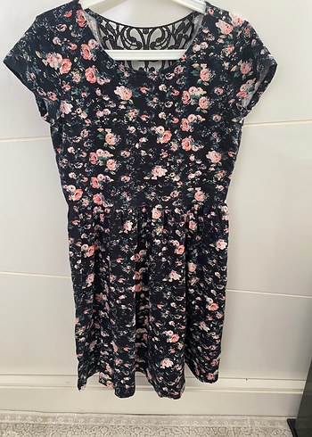 Çiçek Desenli Dantel detaylı elbise - Görsel 5