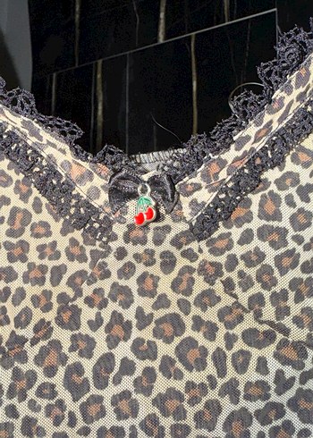 Leopar desenli dantel
crop - Görsel 3