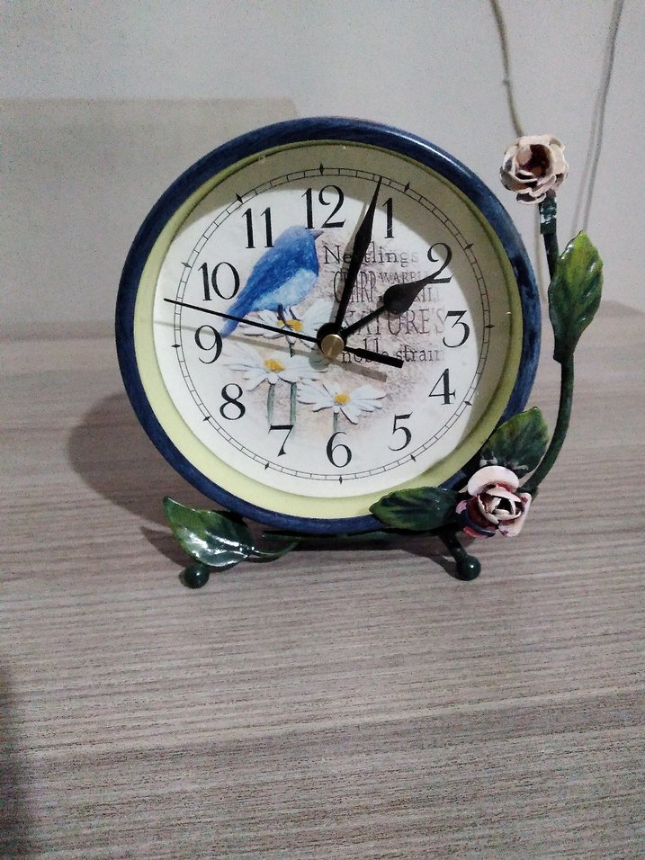 Mavi Kuş ve Çiçek Desenli Masa Saati - Görsel 2