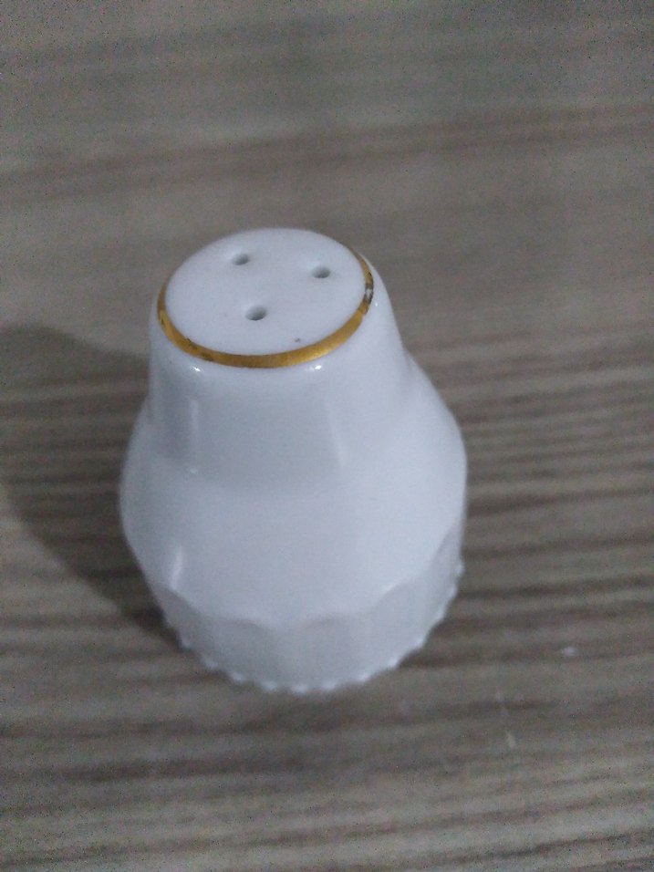 Beyaz Porselen Tuzluk - Görsel 2