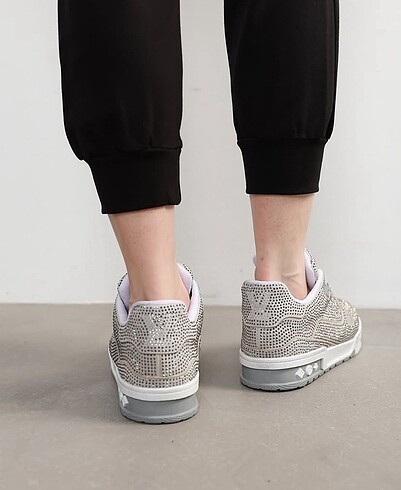 Louis Vuitton Spor ayakkabı