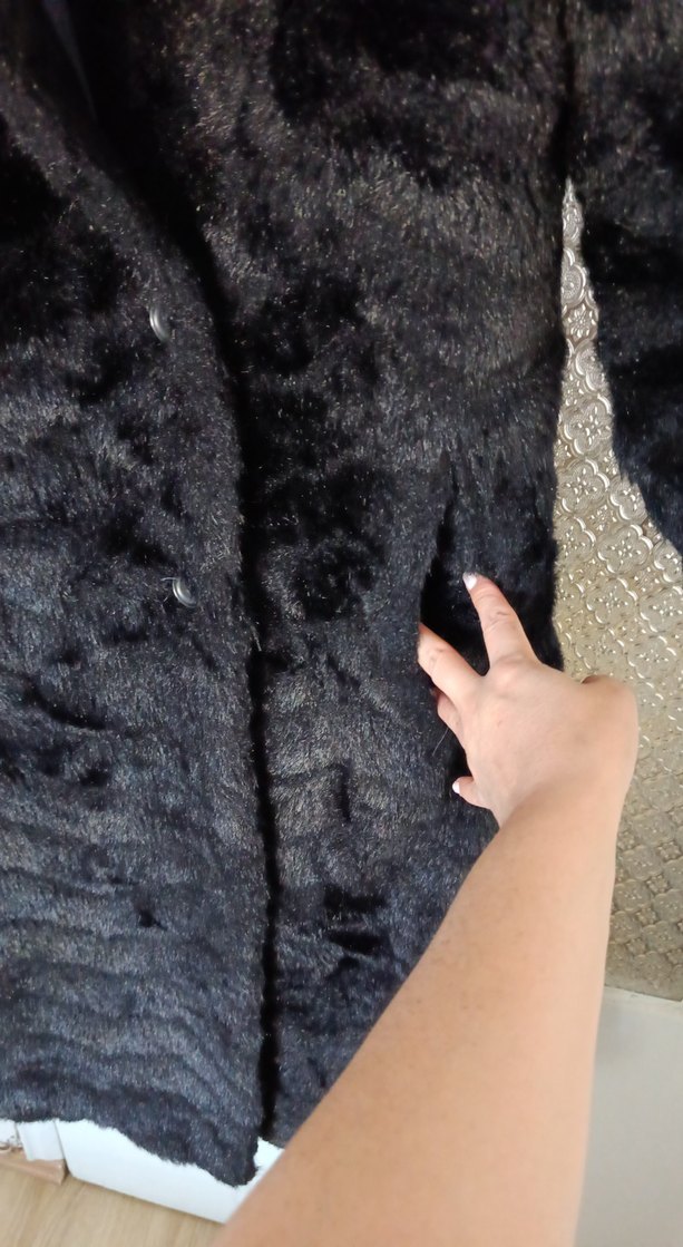 Siyah Kadın Kürk Manto - Görsel 4