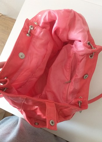 Kadın Pembe Parlak Deri Fermuarlı Çanta - Görsel 4