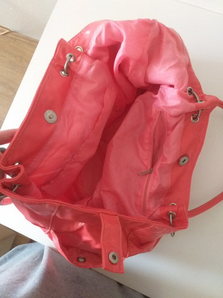 Kadın Pembe Parlak Deri Fermuarlı Çanta - Görsel 4