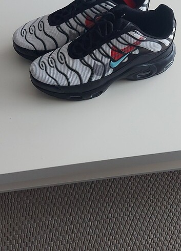 43 Beden beyaz Renk Nike Tn