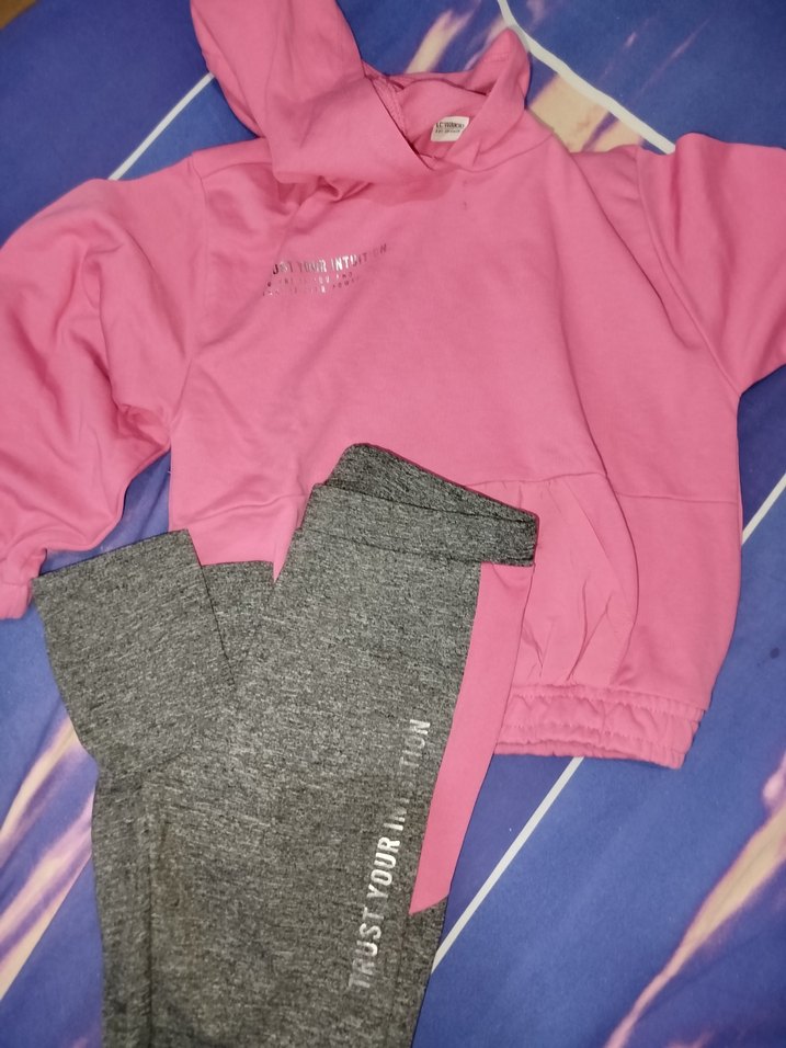 Kız Çocuk Kırmızı Sweatshirt ve Siyah Eşofman - Görsel 3